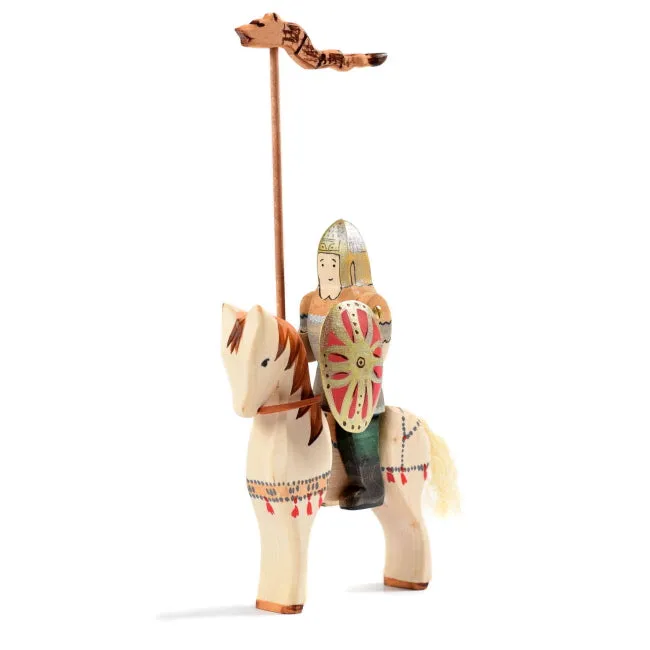 Bumbu Toys | Dacian Knight with Spear, Shield & Dragon Banner