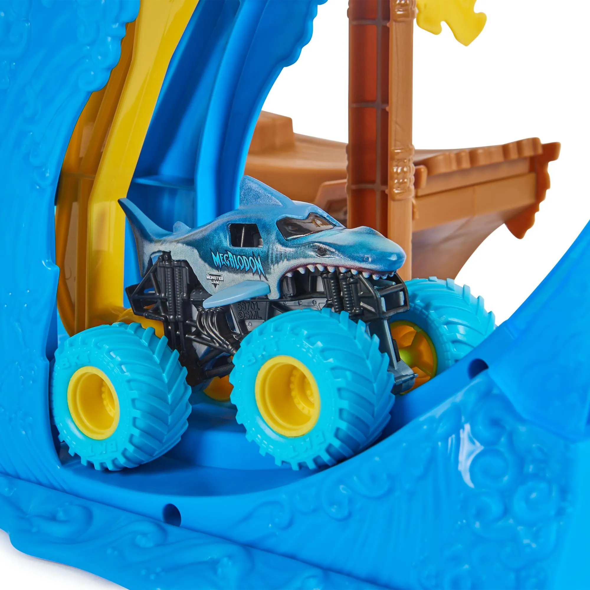 Monster Jam Megalodon Loop Of Doom Stunt Playset